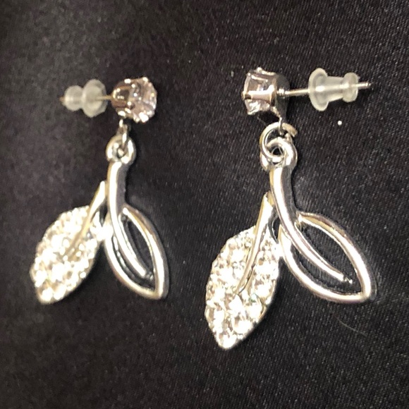 *6 for $10!* Silver Crystal Gem Rhinestone Leaf Plant Dangle Earrings Sparkly - Picture 3 of 7